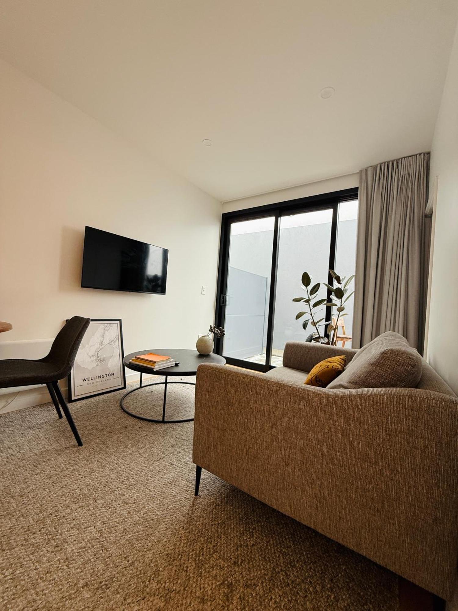 Stylish 2 Bedrooms Townhouse In With A Free Car Park