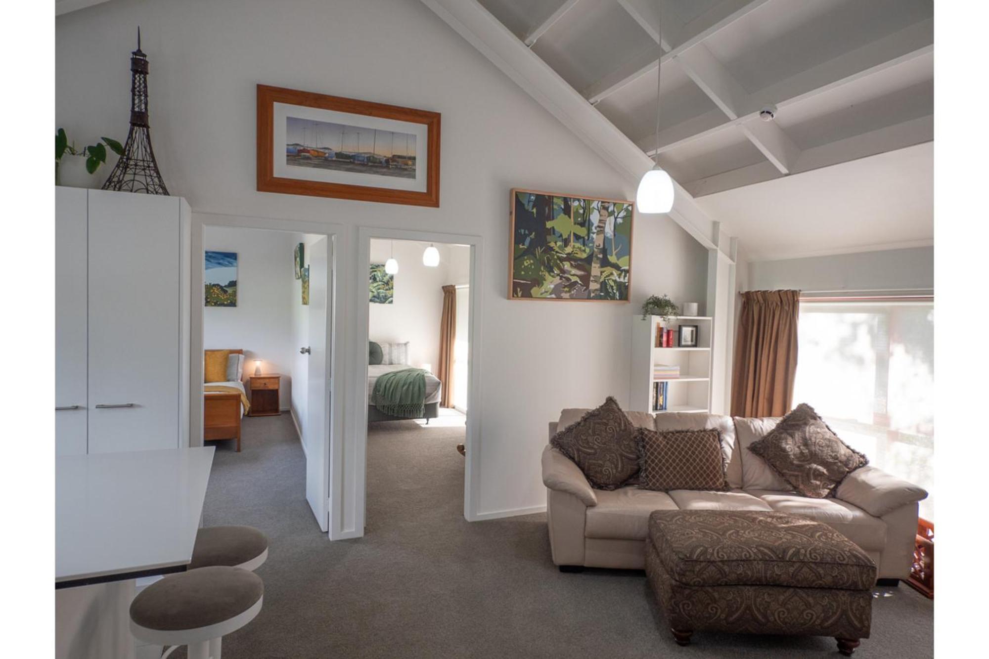 Tawa Retreat - Holiday home Wellington