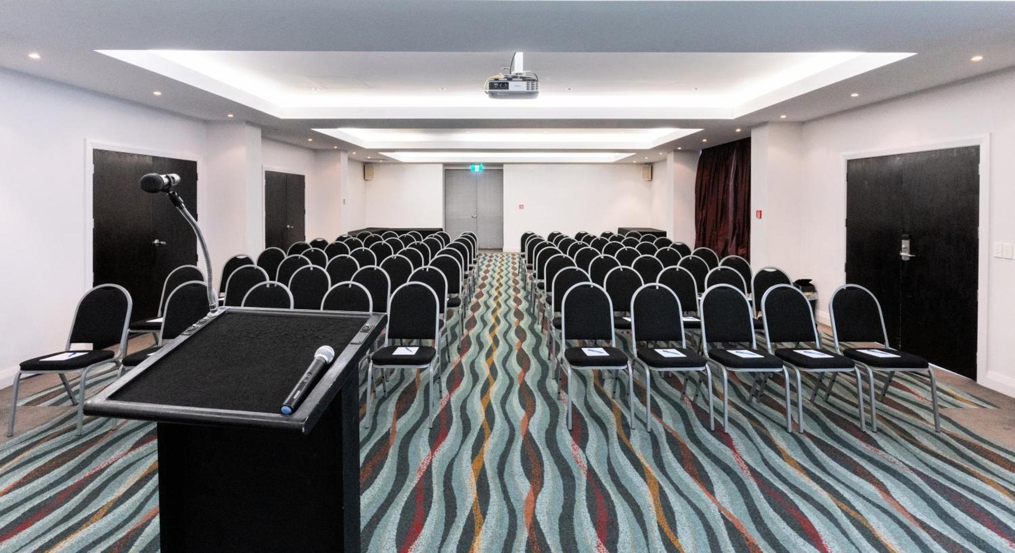 Hotel Copthorne Wellington, Oriental Bay 4*