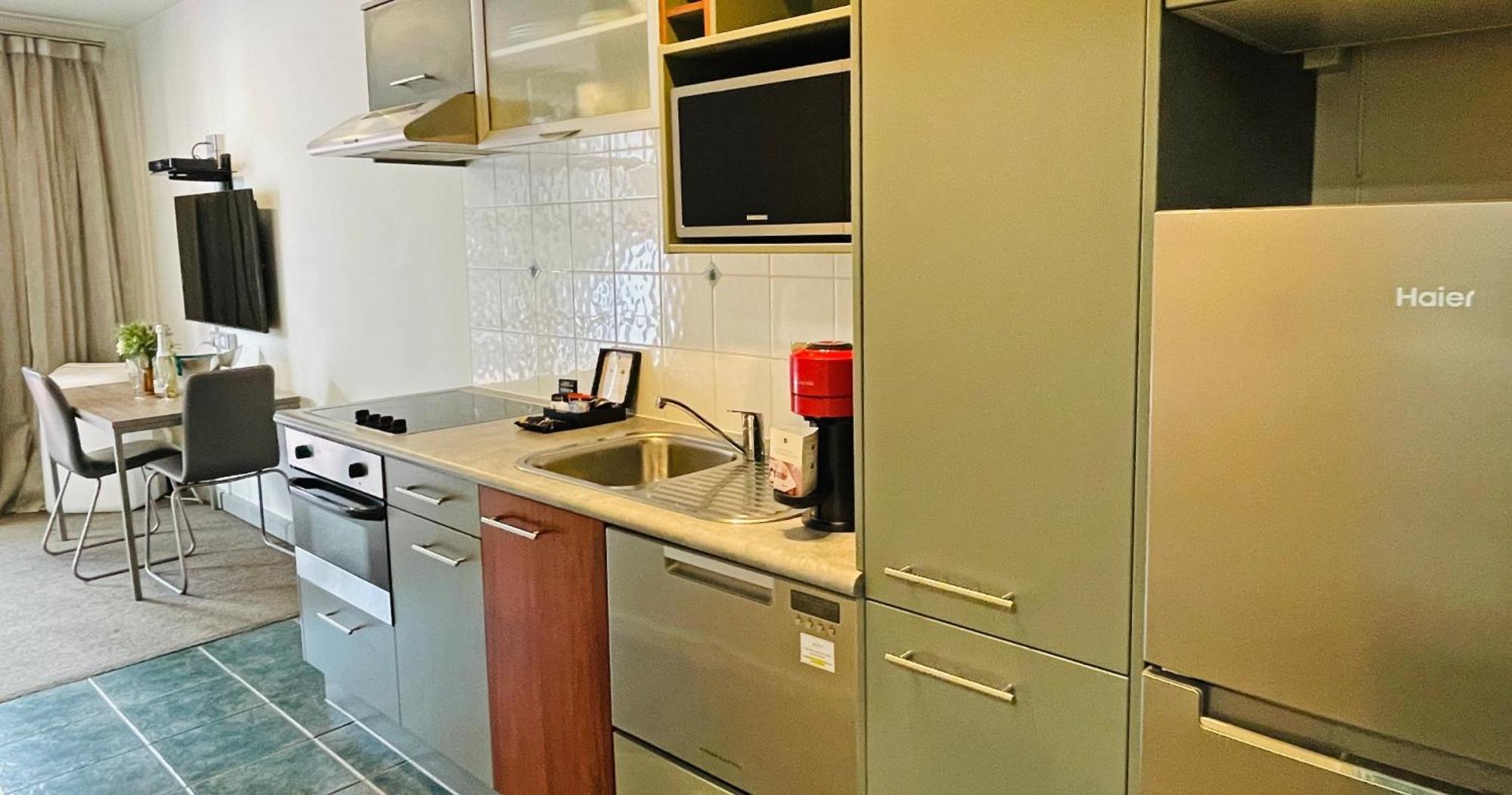 Quest Atrium Serviced Aparthotel 4*