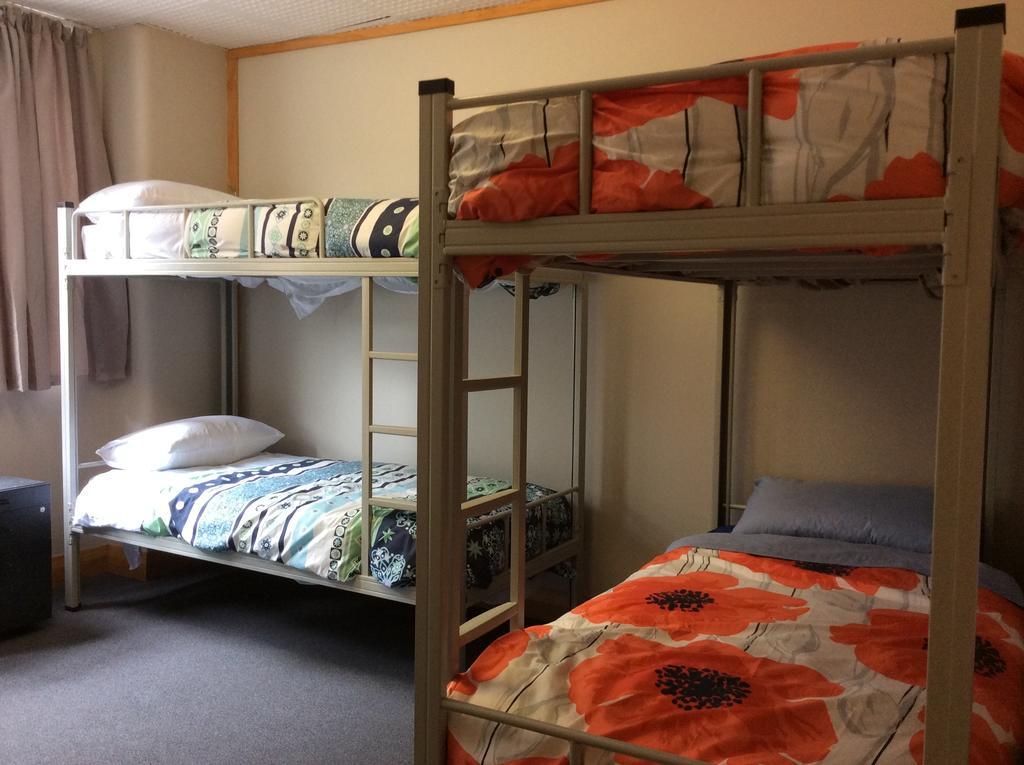 Wild Zebra Backpackers Hostel Wellington