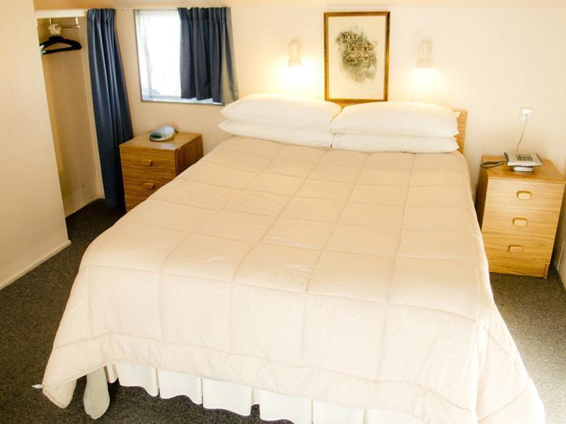 747 Motel 3*