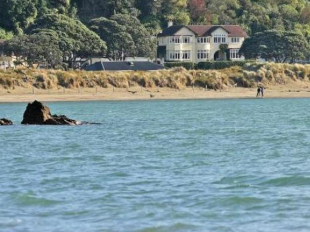 Beachfront Bed & Breakfast Wellington