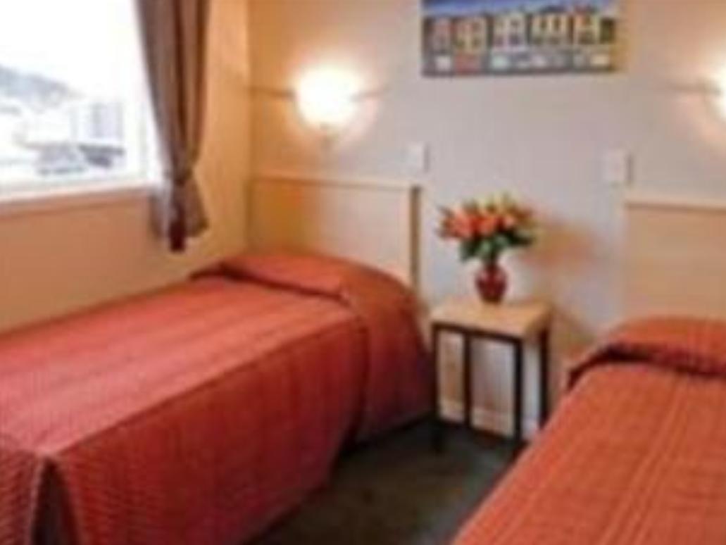 Capital View Motor Motel 4*
