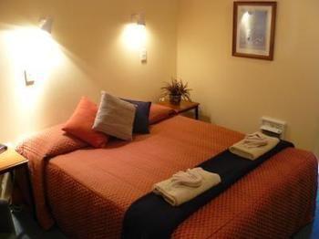 Bella Vista Motel 4*