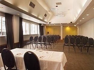 West Plaza Hotel 4*