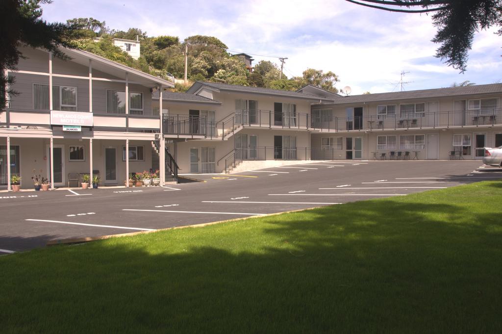 Newlands Court