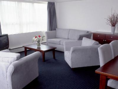 Bay Plaza 3*