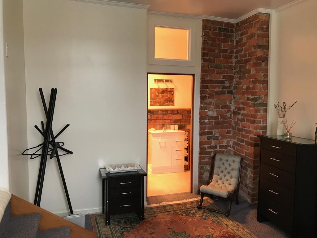 Private, Comfortable Studio. 5* Wellington