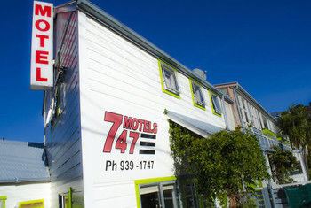 747 Motel 3*