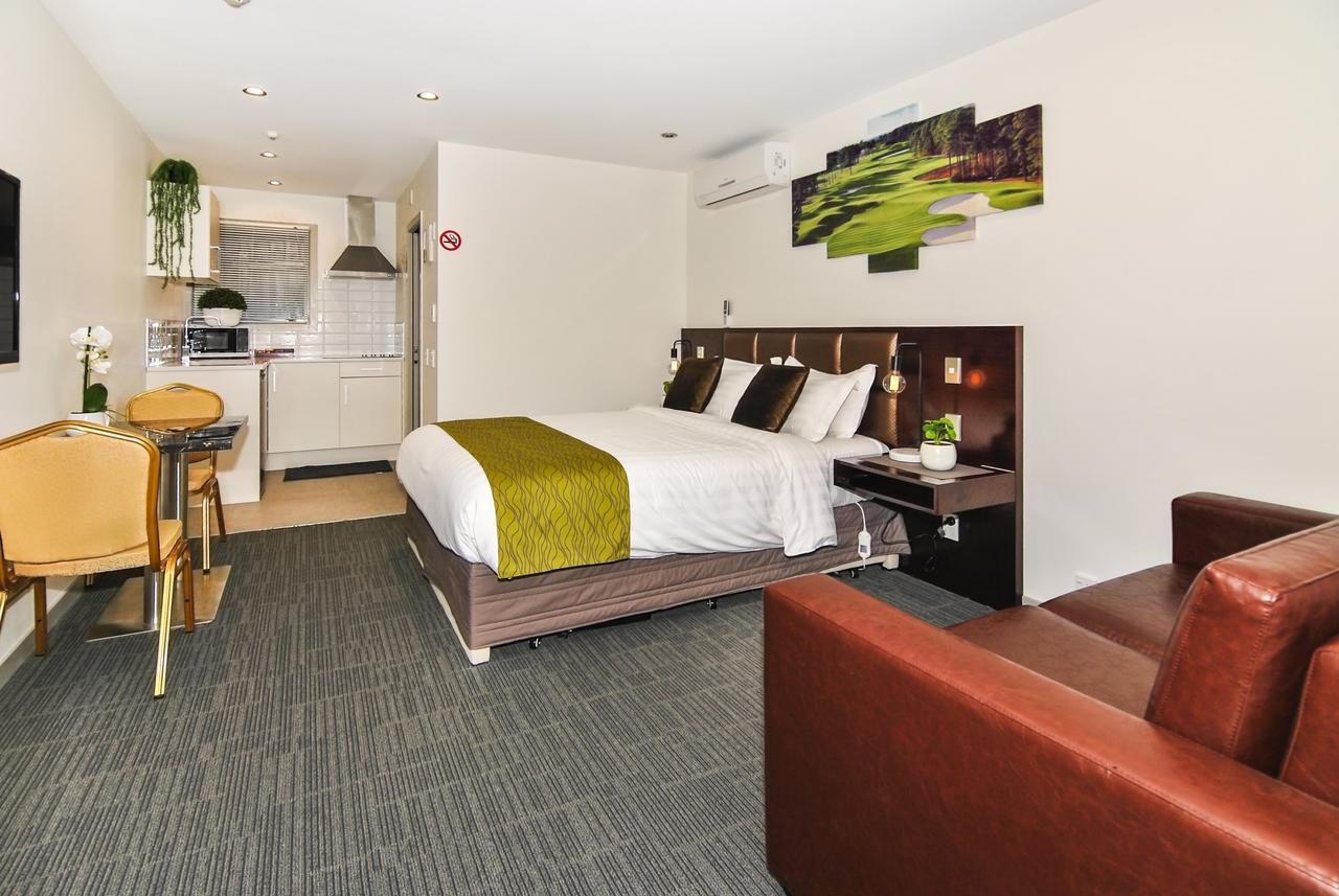 Newlands Court 3*