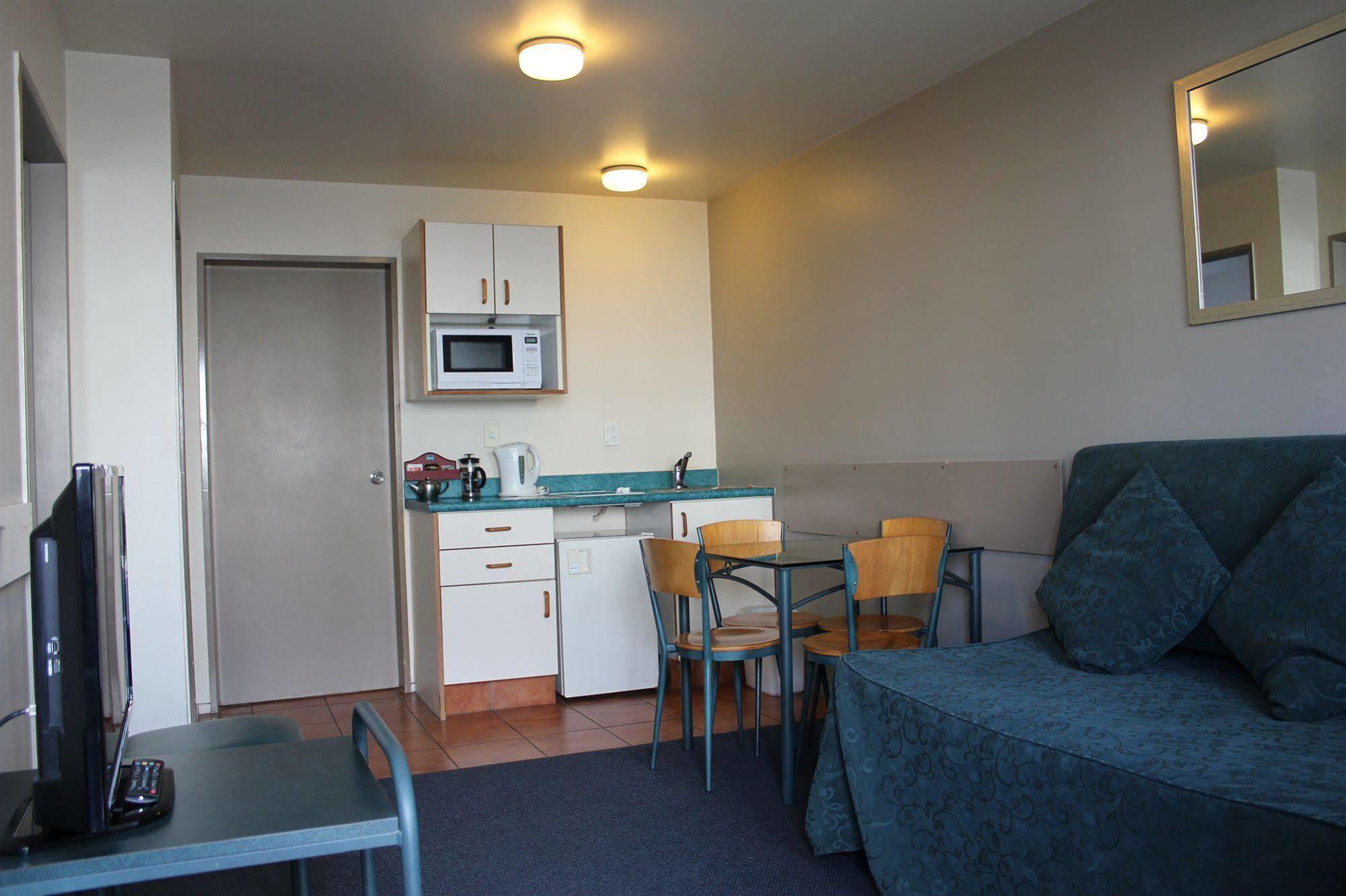 Halswell Motel 3*