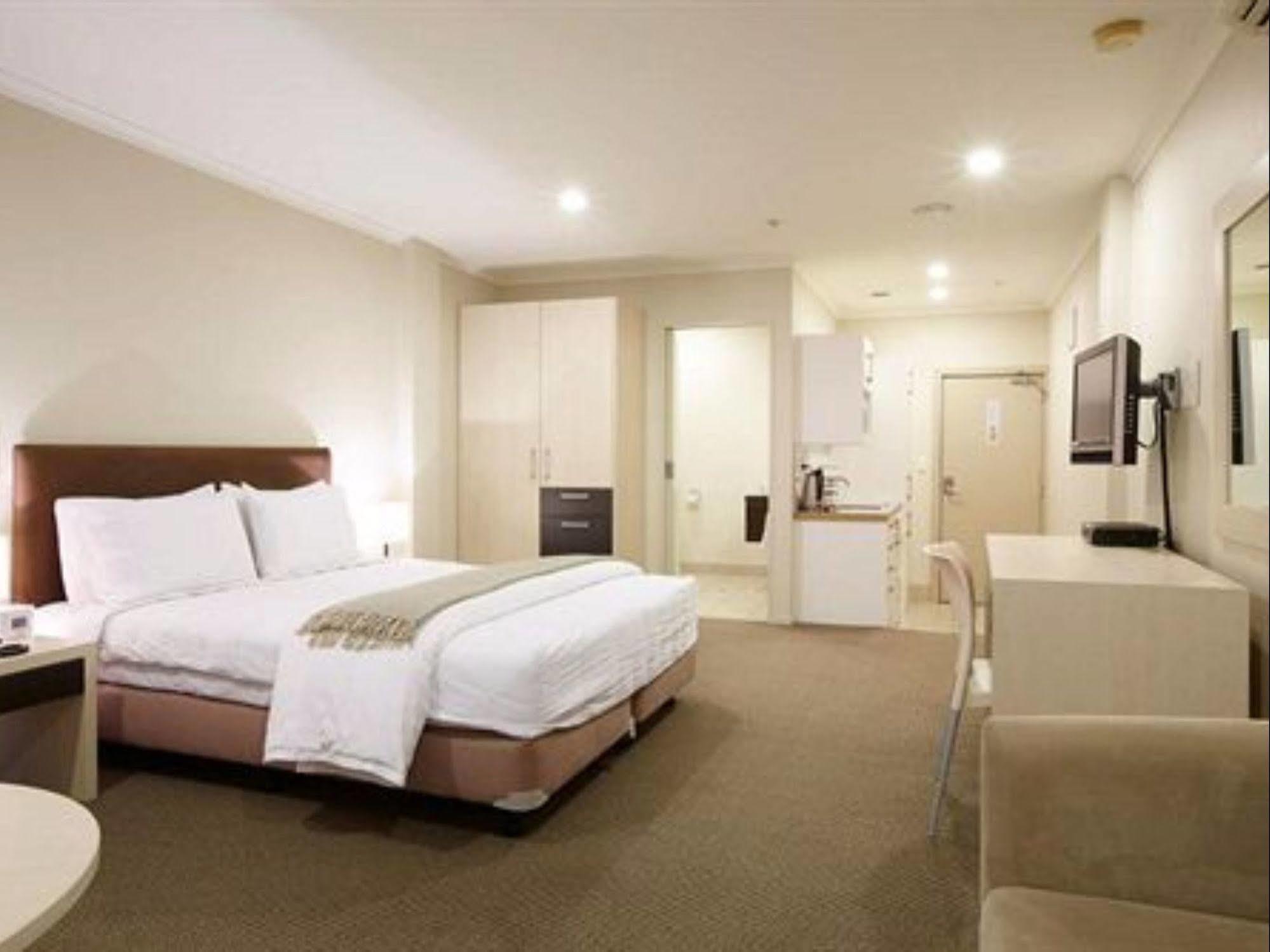 U Aparthotel 4*