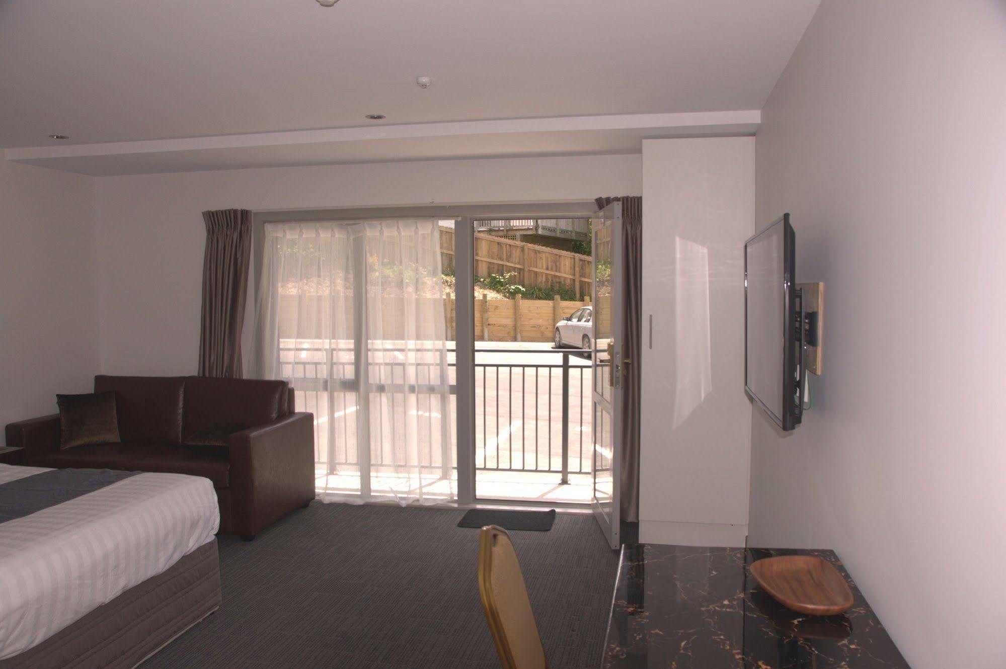 Newlands Court 3*