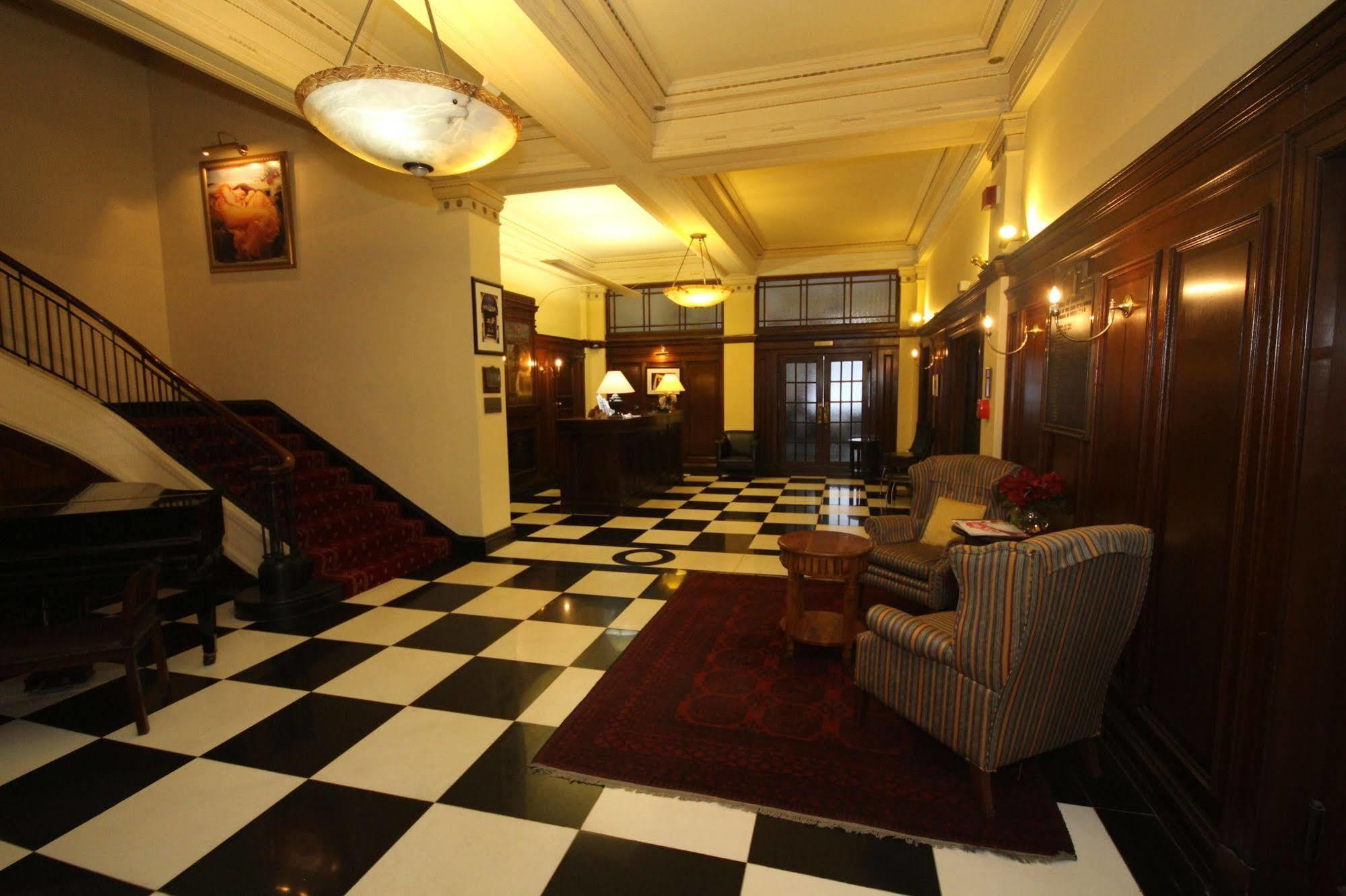 Wellesley Boutique Hotel 4*