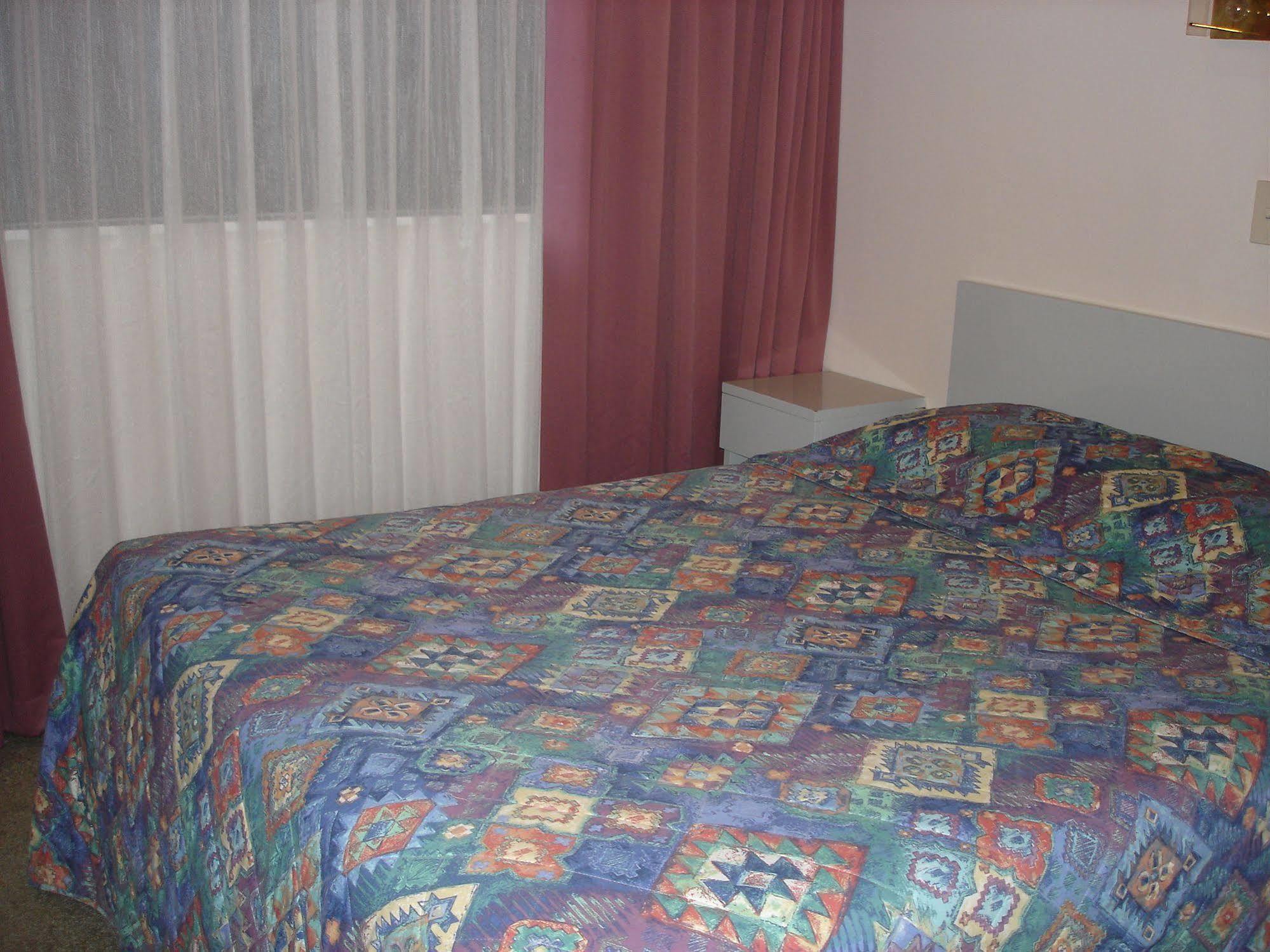 Motel Adelaide 3*