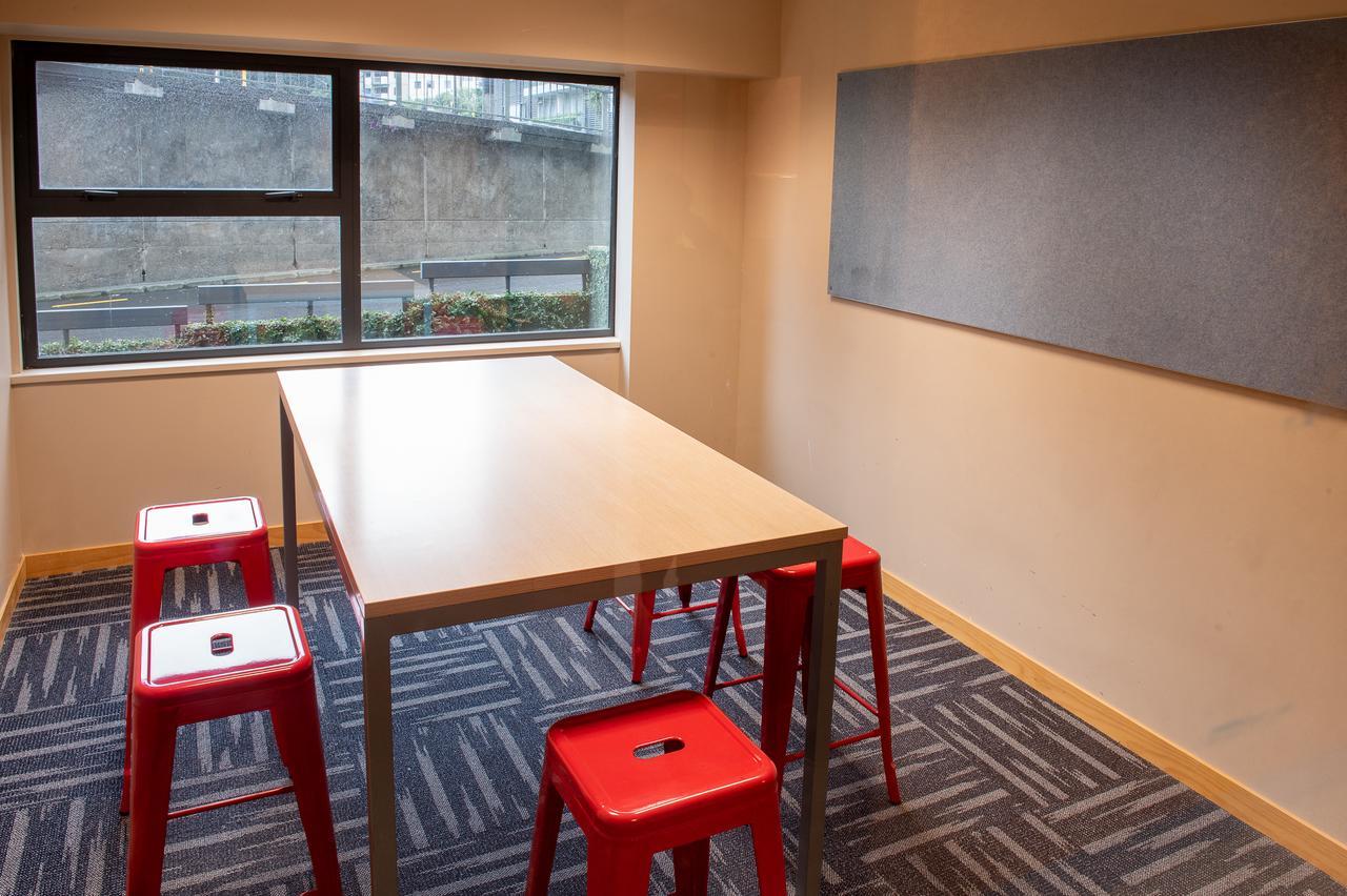 Katharine Jermyn Hall Hostel *