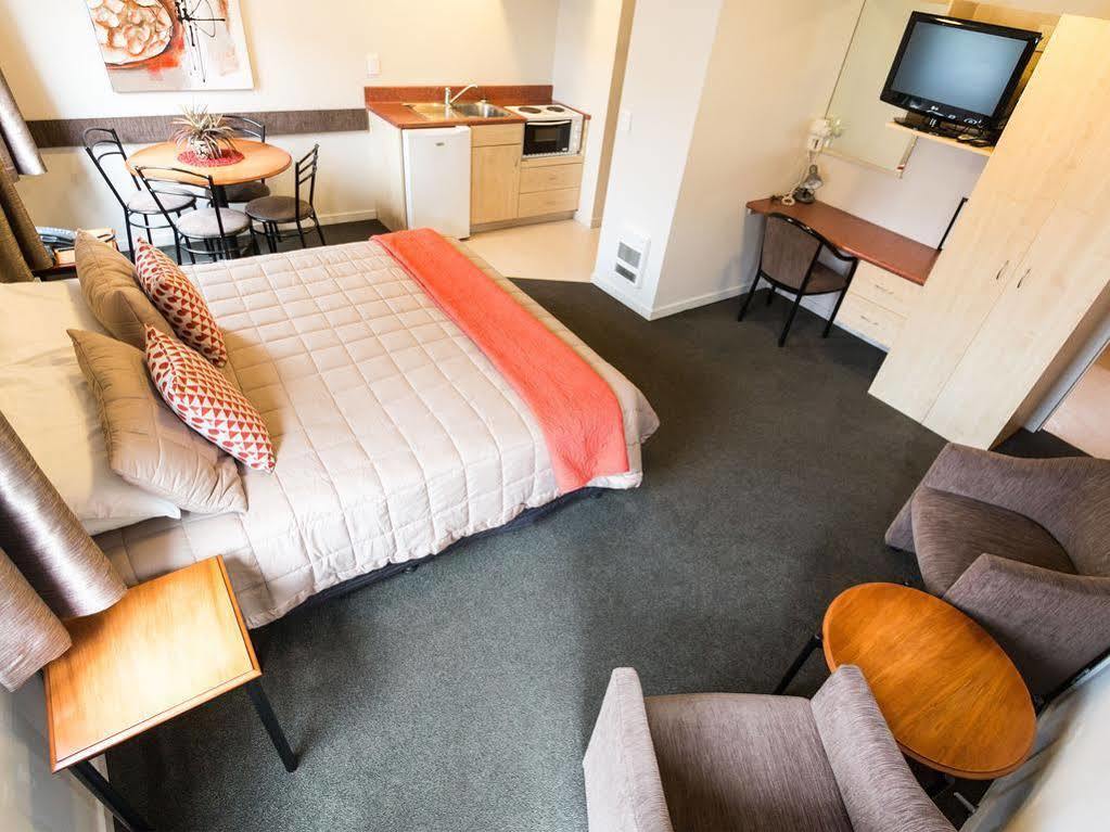 Bella Vista Motel 4*