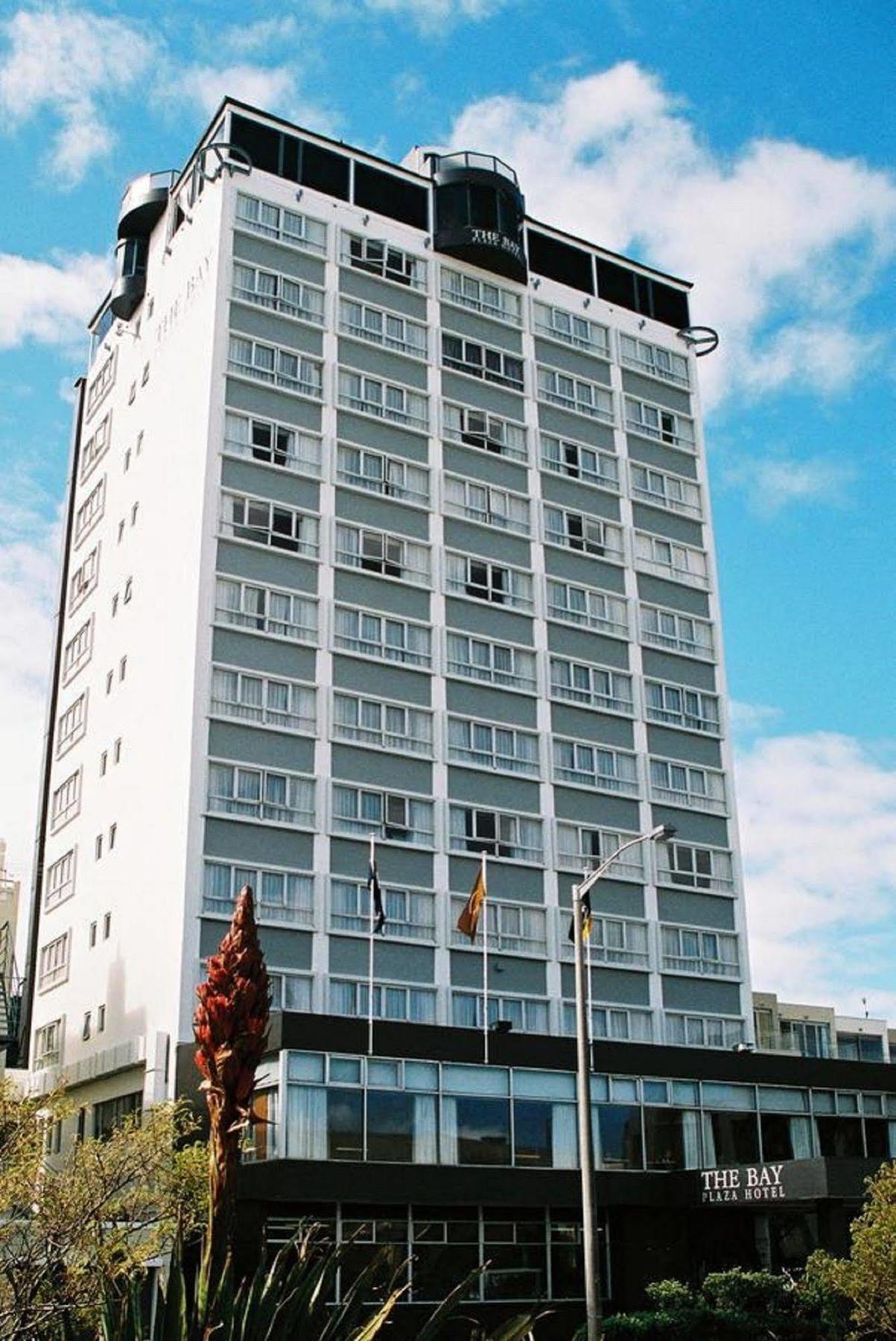 Bay Plaza