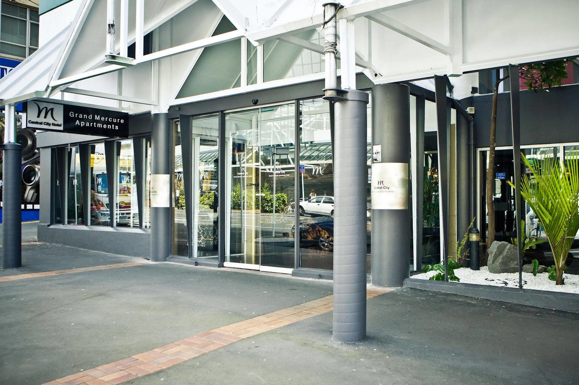 Mercure And 3* Wellington