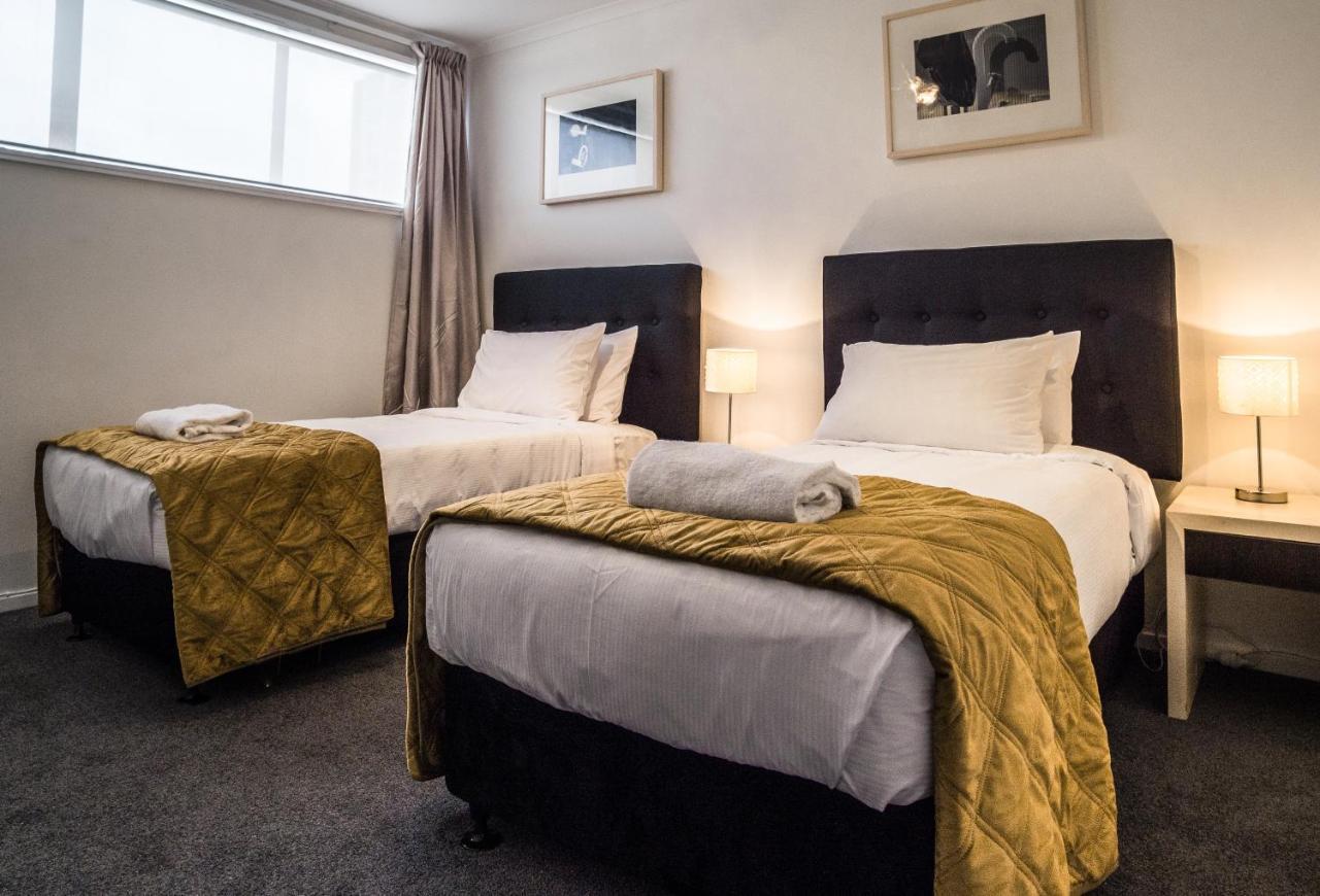 U 4* Wellington