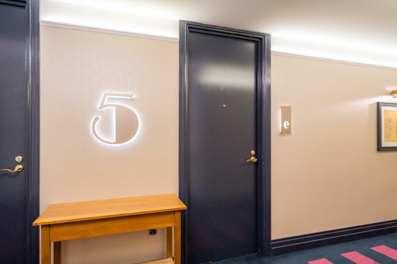Studio 5e * Wellington