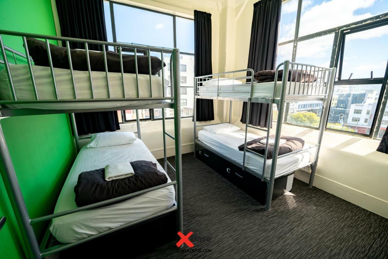 Hostel Base *
