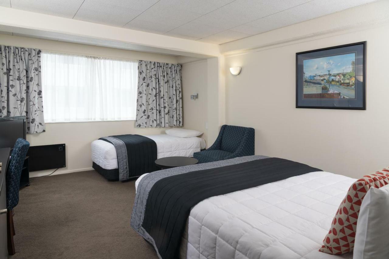West Plaza Hotel