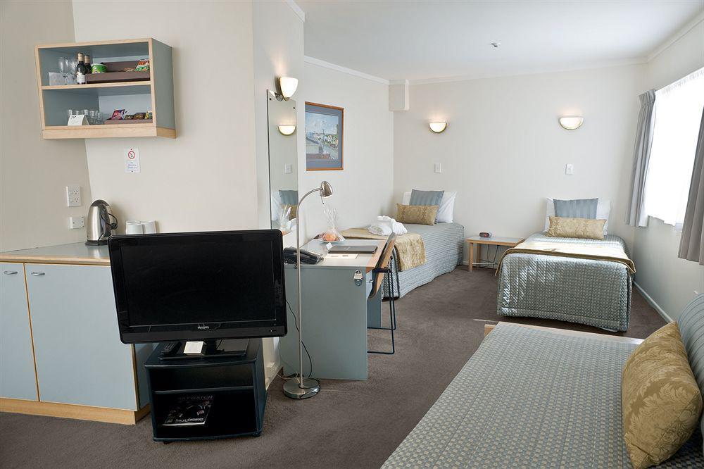 West Plaza Hotel 4*