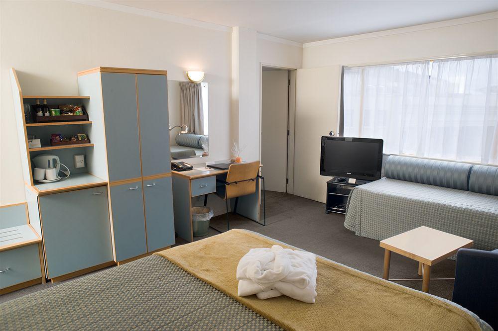 West Plaza Hotel 4*