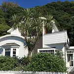 Karaka Bays