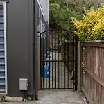 Back Garden Flat With Free On Street Parking And Fiber Wifi - 15 Mins To Ferry, Stadium, Cbd