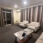 Peaceful Hillview - Double Bed At Churton Park