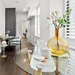 Central & Chic In The Capital