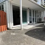 Stylish Modern Flat With Parking Near Station