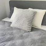 Unit 3, 11 Hospital Road Apartment