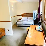 Shepherds Arms Hotel