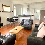 Spacious Retreat Near Ferry & Mall