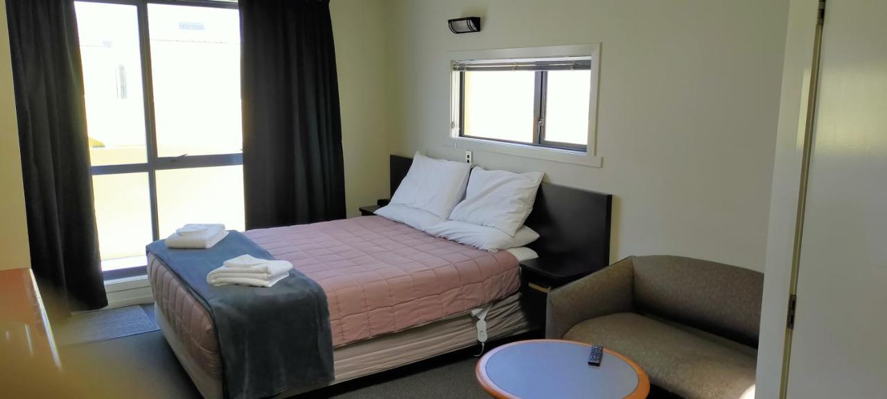 Airport Motel