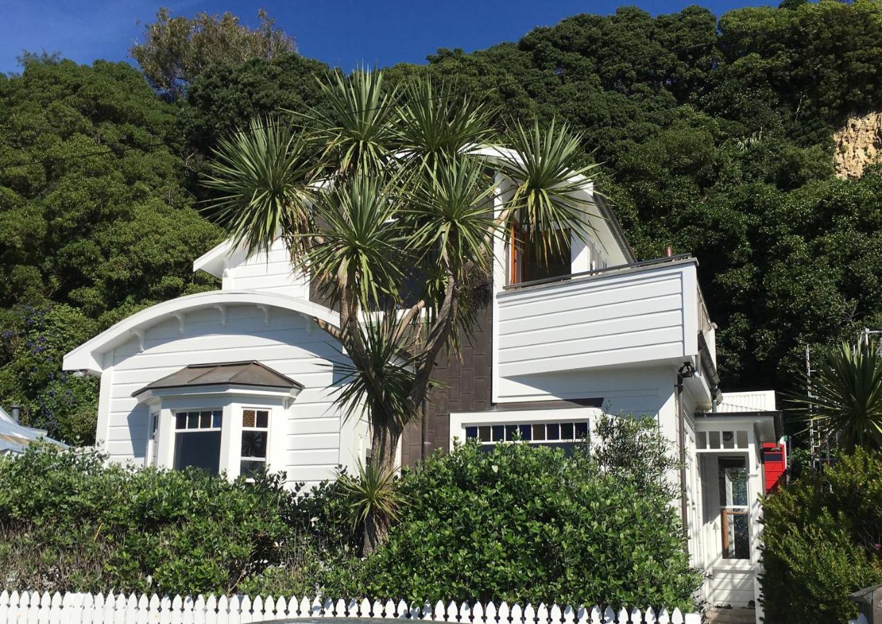 Karaka Bays *