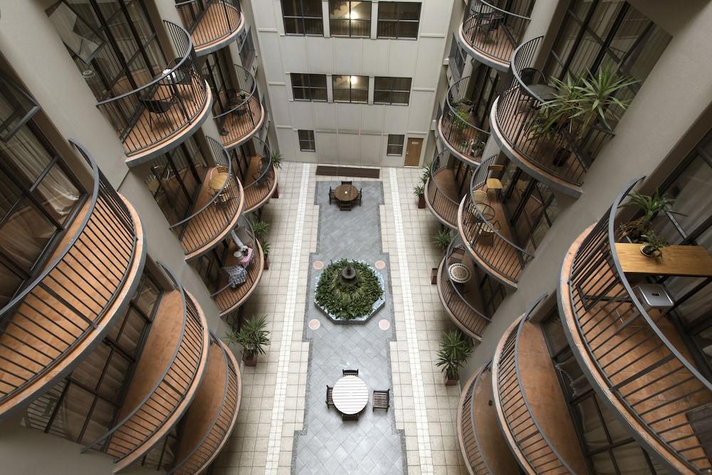 Aparthotel Quest Atrium Apartment Hotel