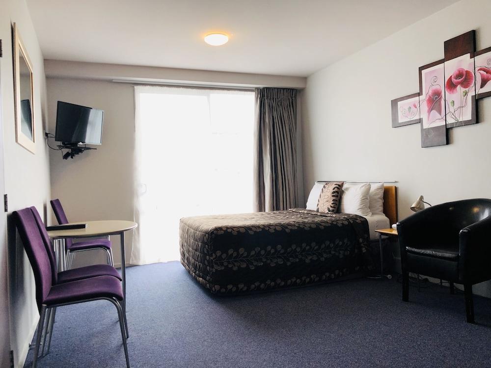 Western Motel 4*