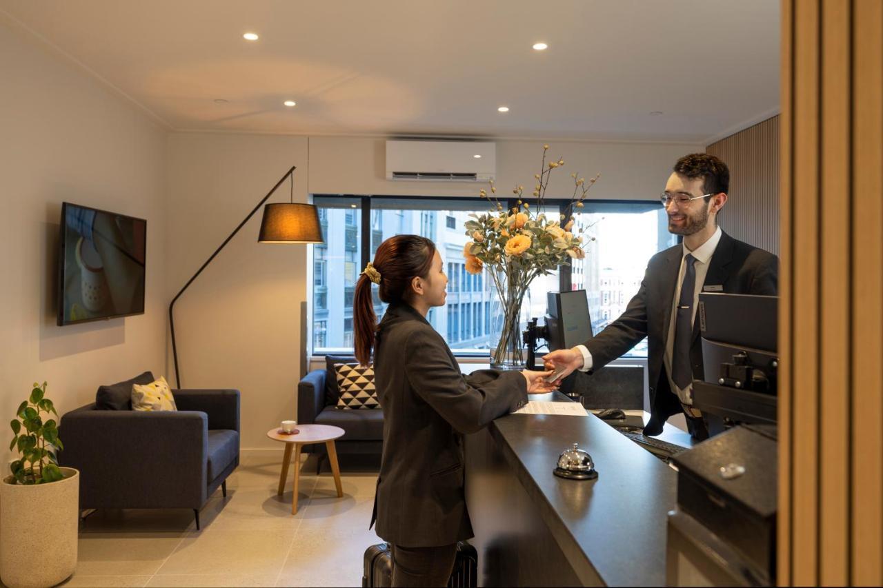 Quest 256 Lambton Hotel 4*