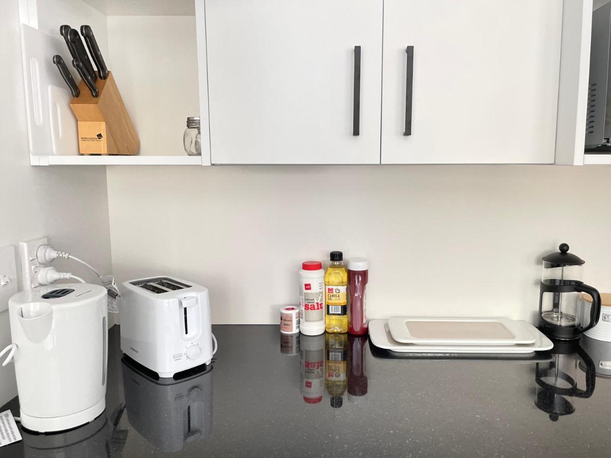 Holiday home No Party Allowed, Brand New! Free Unlimited Fiber Wifi Wellington