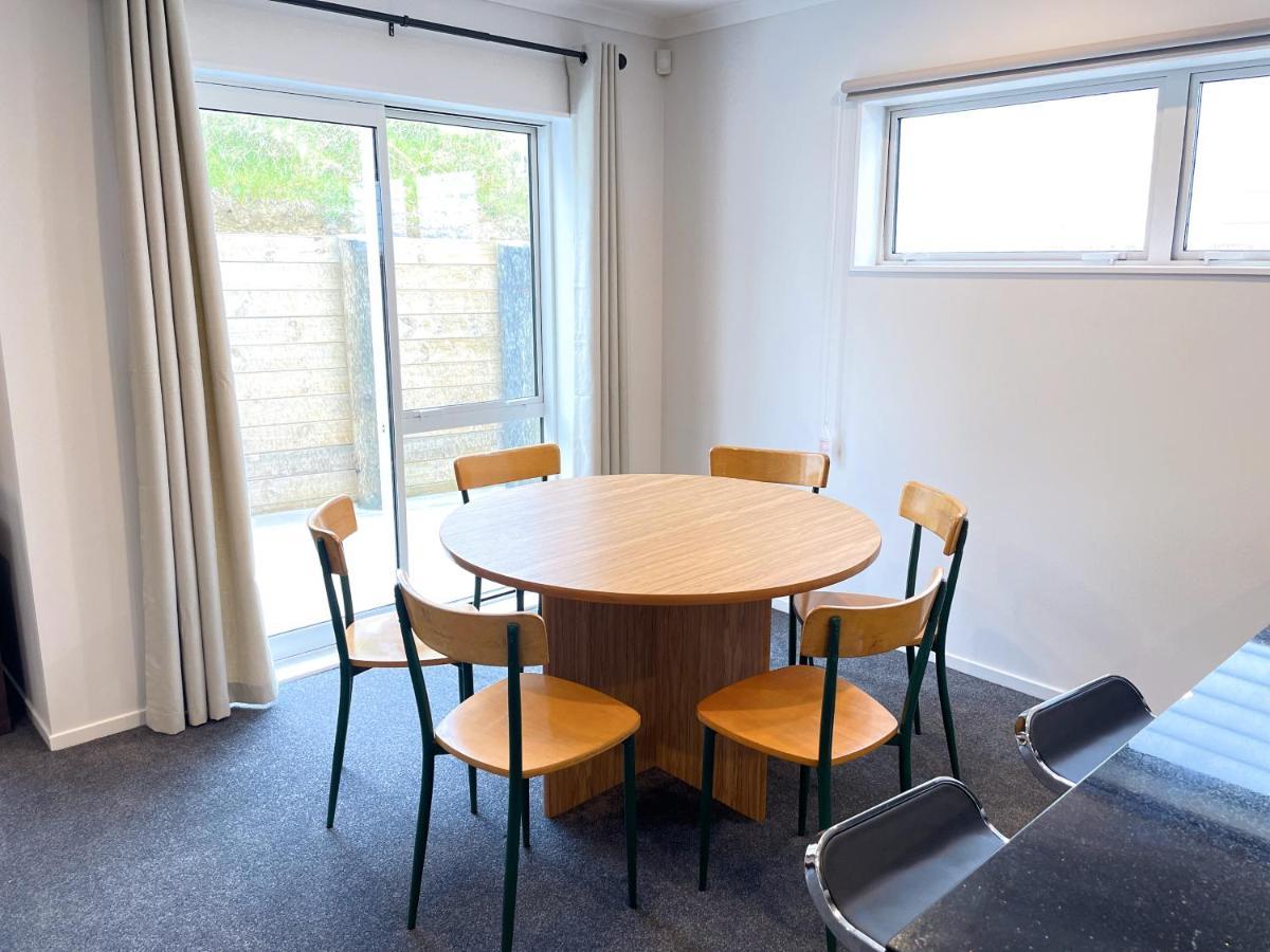 Holiday home No Party Allowed, Brand New! Free Unlimited Fiber Wifi *