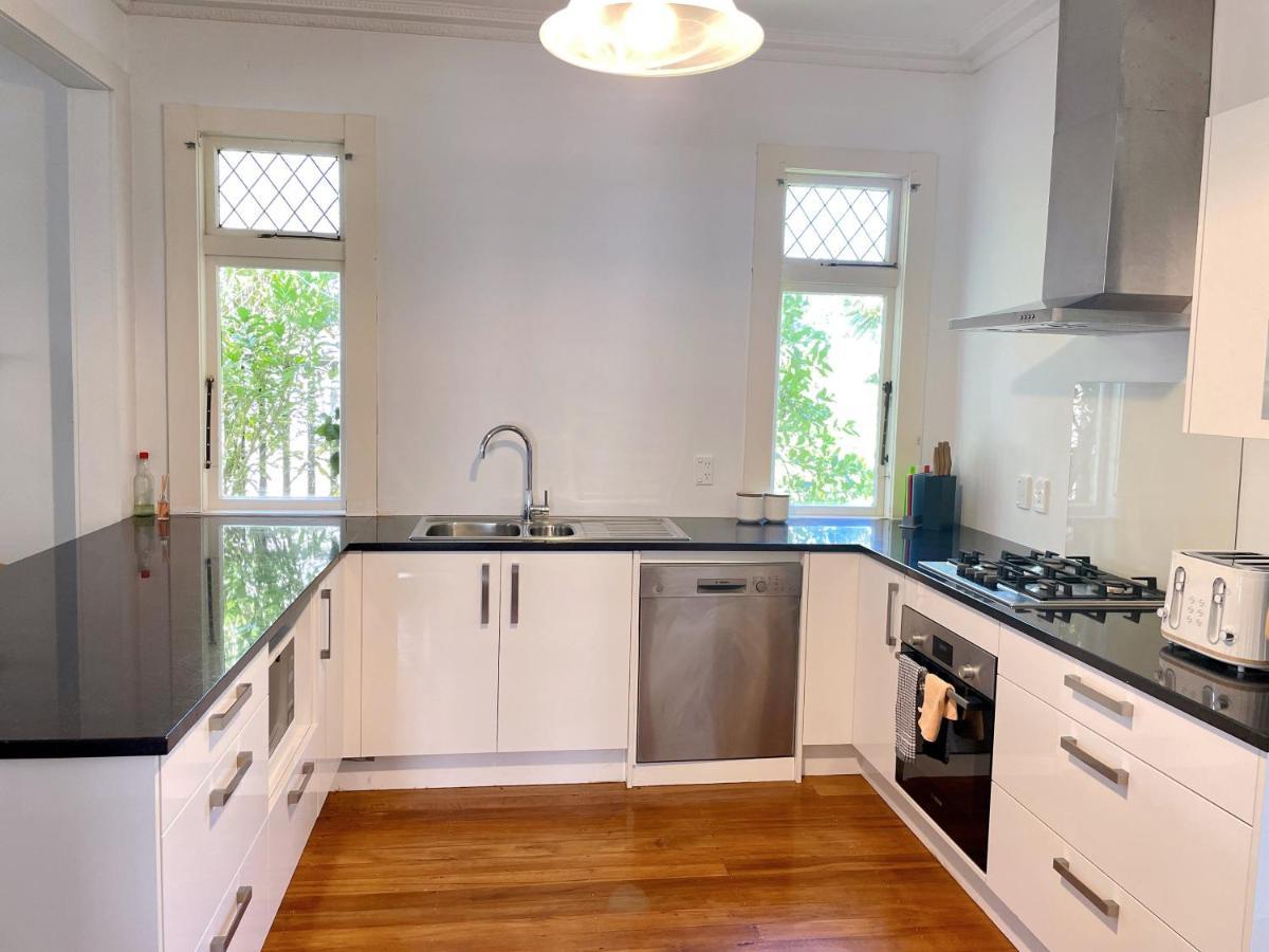 Spacious Retreat Near Ferry & Mall * Wellington