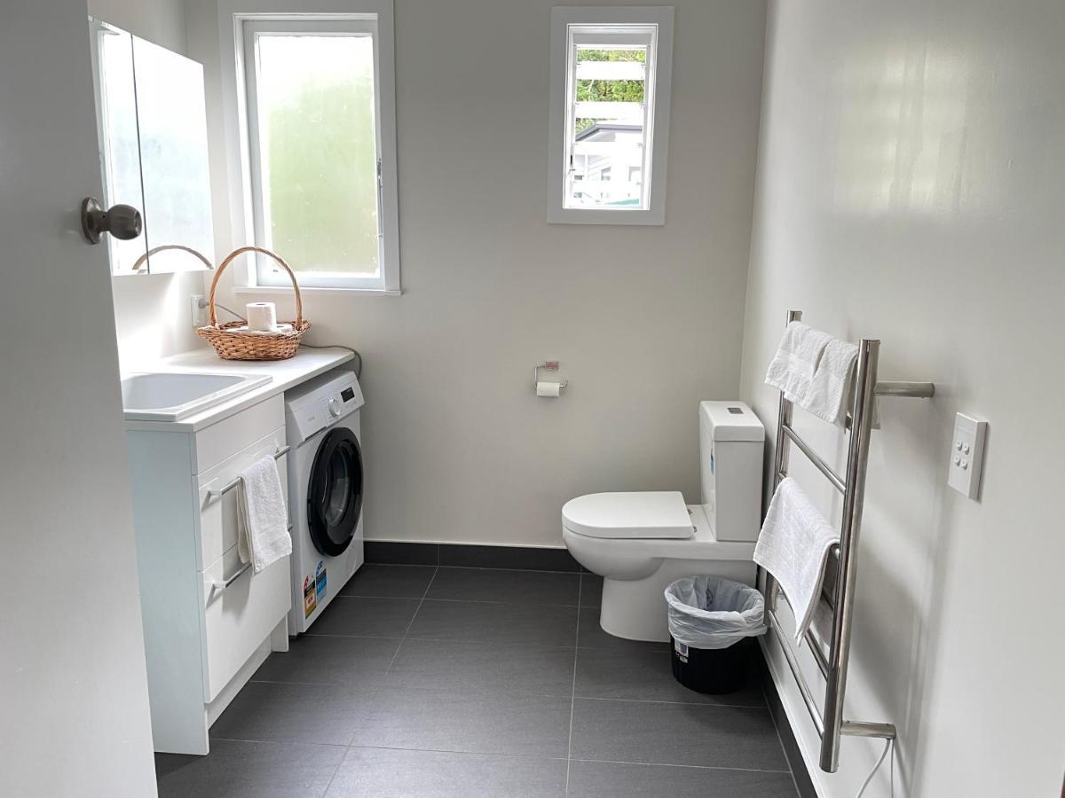 Spacious Retreat Near Ferry & Mall Holiday home Wellington