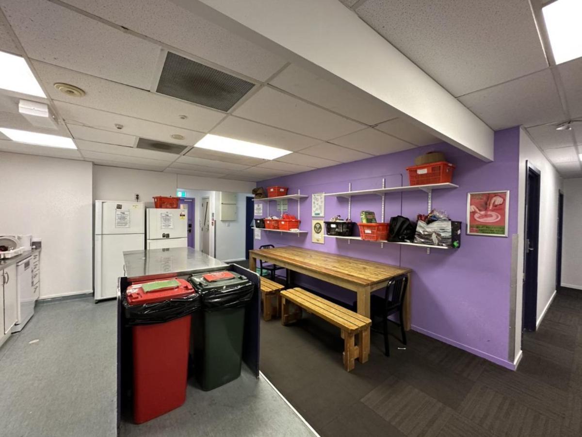 Trek Global Backpackers Hostel *