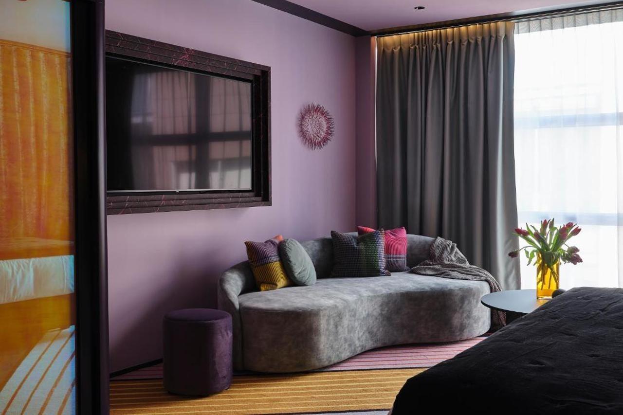 Hotel Naumi