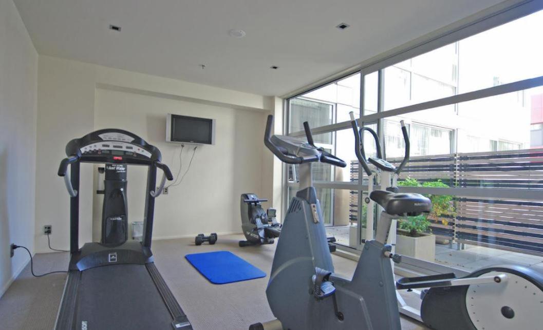 Boutique Complex With Hot Tub, Pool & Gym *